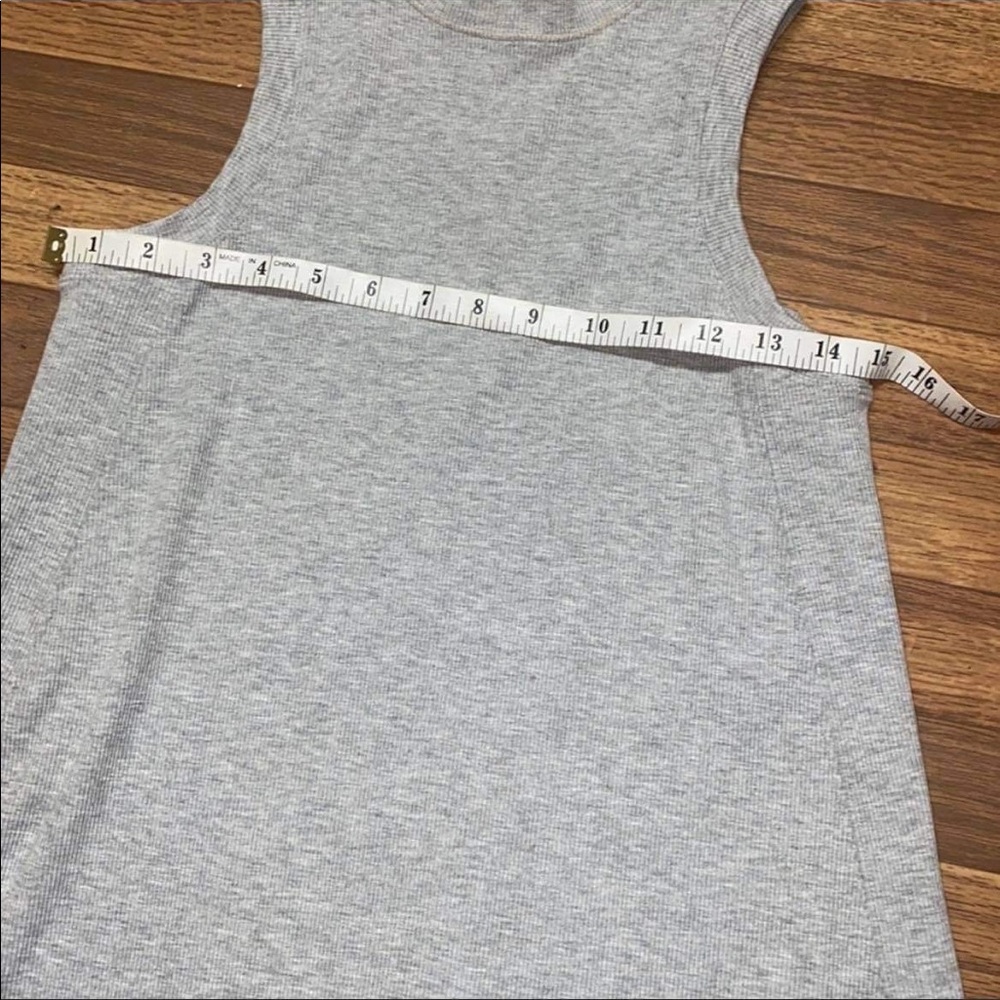Lululemon - Picture 3 of 6